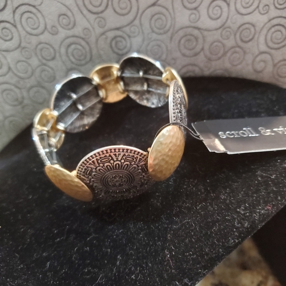 Bracelet by Scoll & Vine - Picture 6 of 7